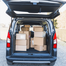Vehículo comercial con cajas